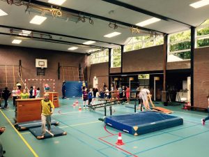 Vanaf 8 april tot aan de zomervakantie is er elke vrijdag in de gymzaal de Groenenberg een sportinstuif voor kinderen uit groep 6 tm 8 van de Quintusschool. Op basis van een 10 strippenkaart kun je deelnemen. Als je een keer niet kan kost het dus ook niets.