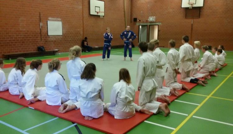 Workshop BJJ i,s,m Gracie Barra Groningen voor 4 vwo scholieren aan het Kamerlingh Onnes in groningen