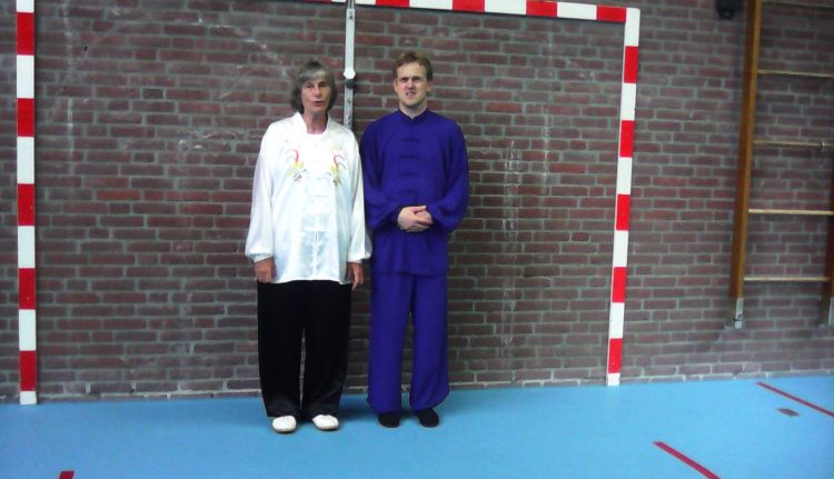 Anneke & Machiel / verzorgen authentieke Tai Chi & Qi Gong lessen op basis van delesstof en lessen van Meester Tang Wei, die Anneke sinds 1997 volgt en Machiel sinds 2005